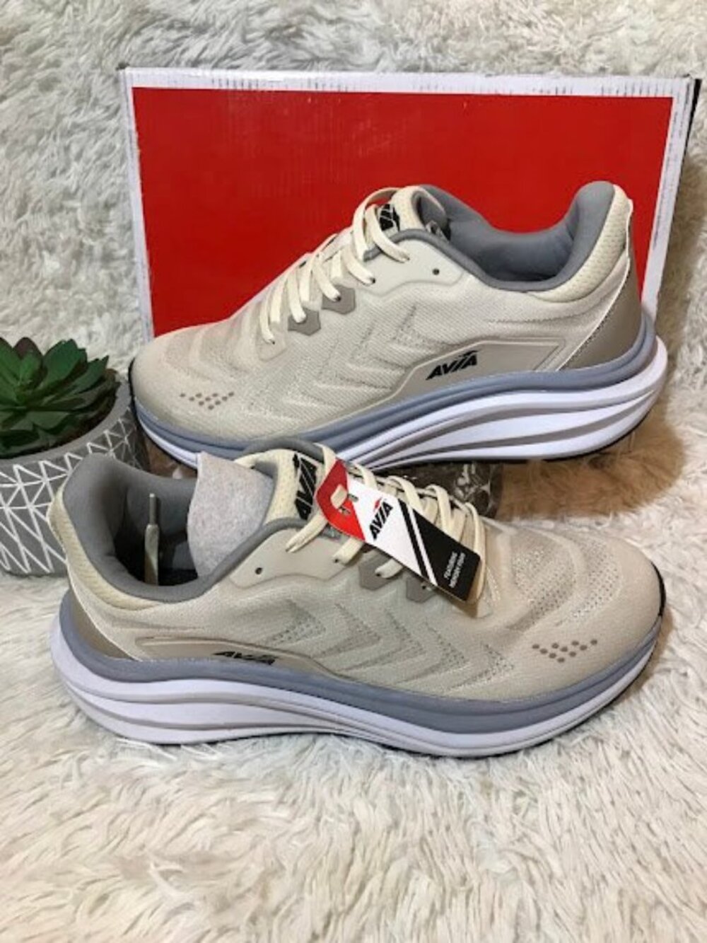 Avia Avi-Move Men's Running Shoes Size 8 Beige Memory Foam